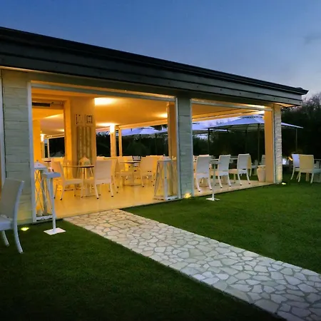 Hotel Village Scoglio Della Galea 4*